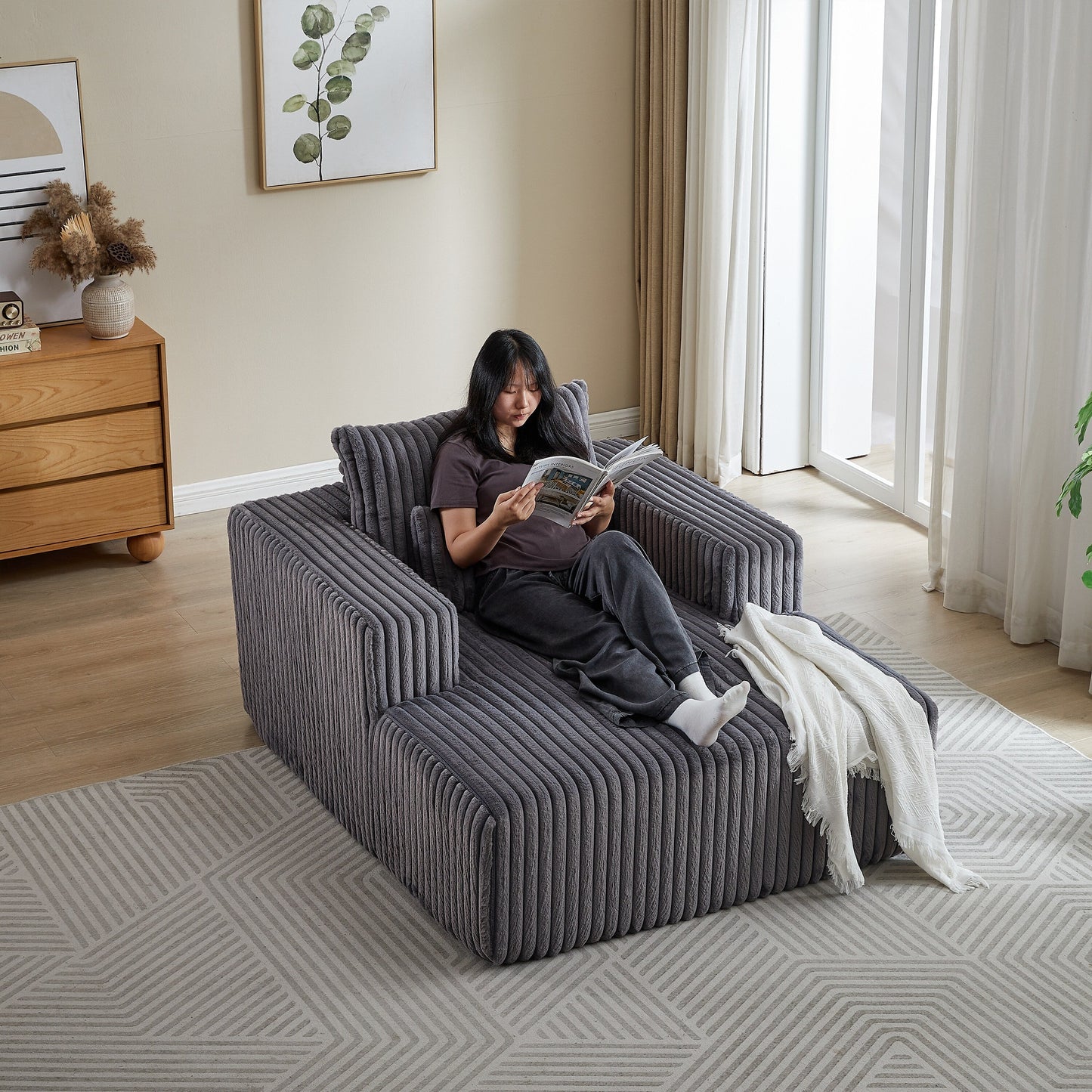 Fauteuil de salon en velours côtelé gris avec 2 coussins