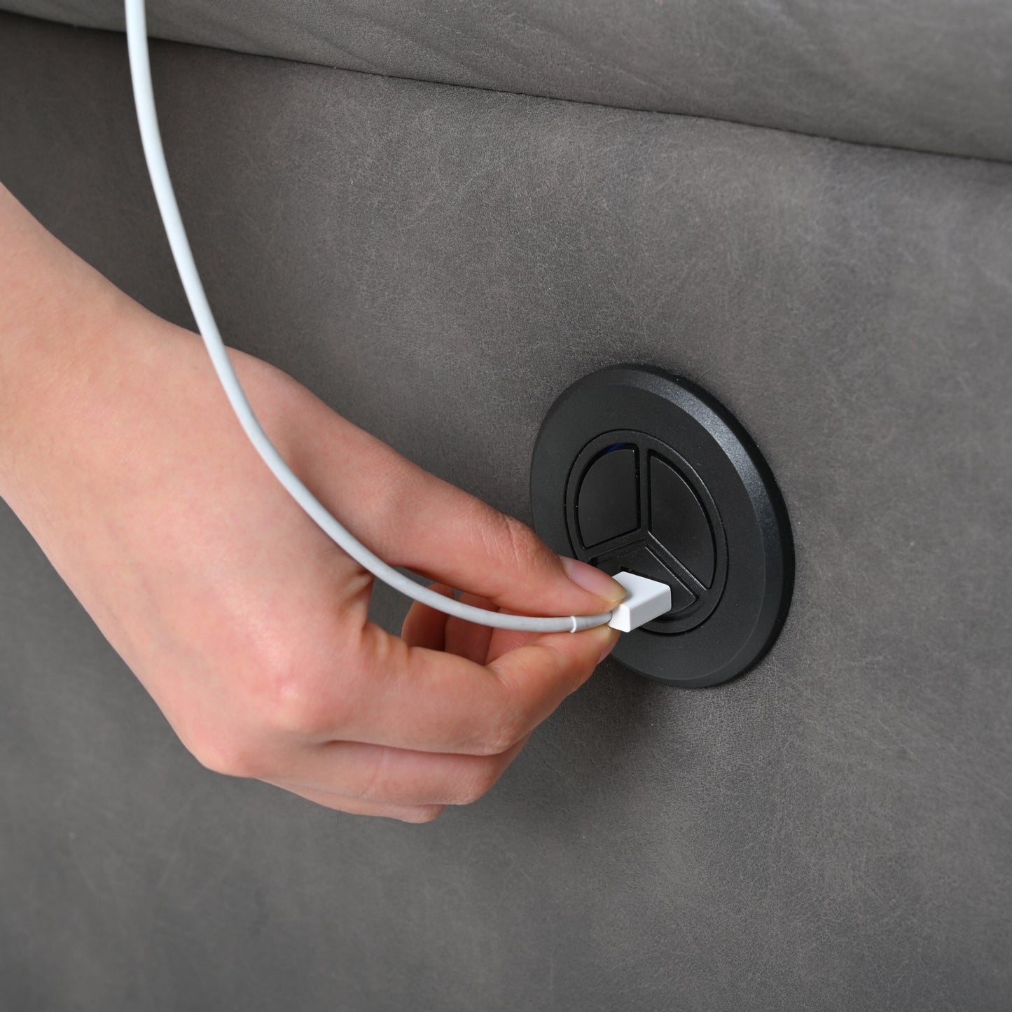 Fauteuil inclinable électrique gris avec ports USB et commandes latérales