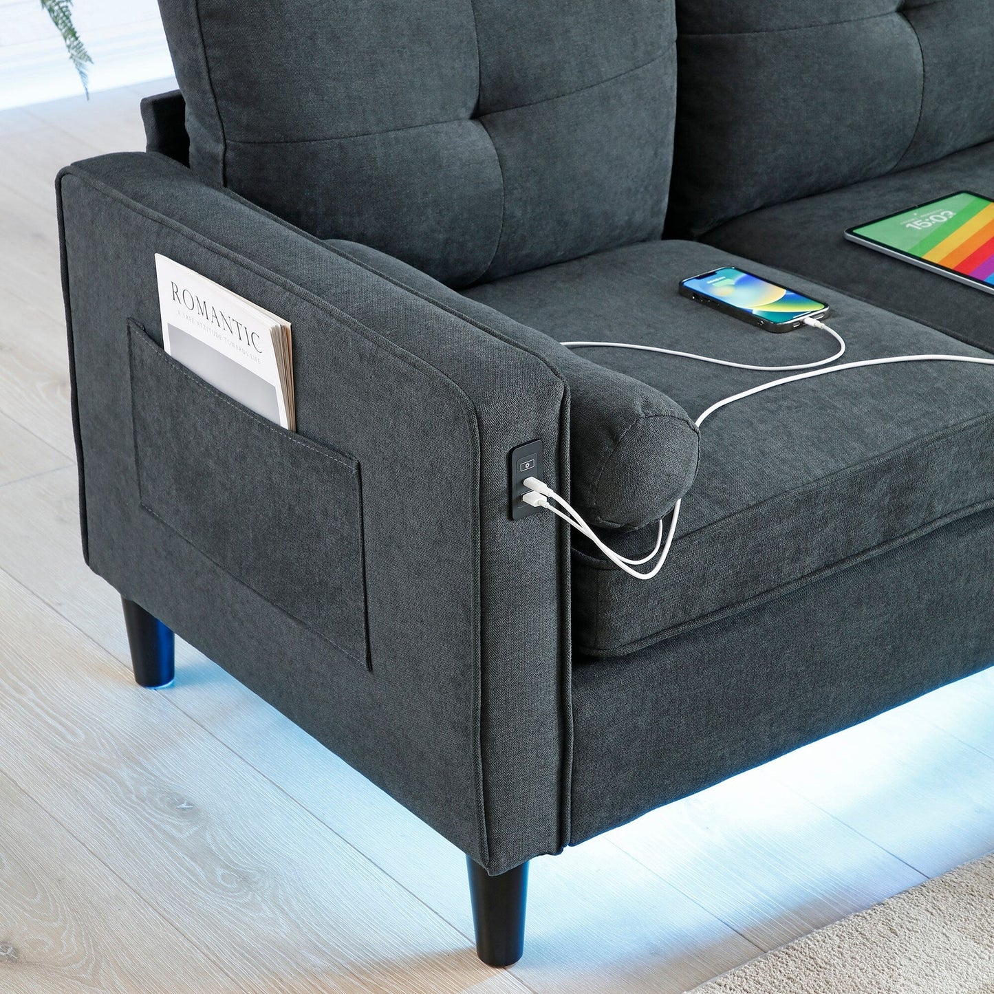 Canapé 3 places en lin gris avec lumières LED et ports USB