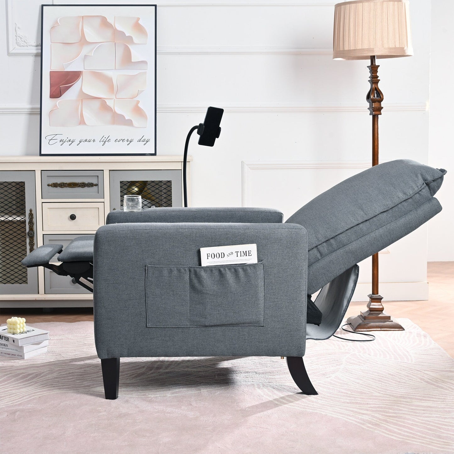 Fauteuil inclinable manuel moderne en tissu gris avec support pour téléphone portable, porte-gobelet et repose-pieds