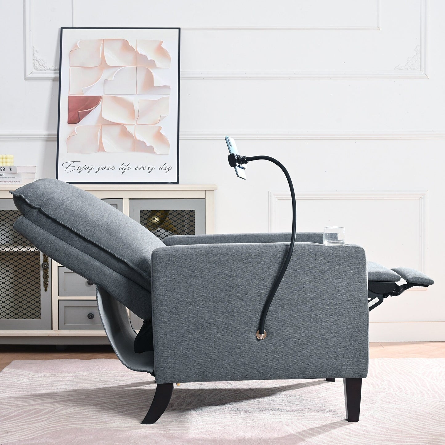 Fauteuil inclinable manuel moderne en tissu gris avec support pour téléphone portable, porte-gobelet et repose-pieds