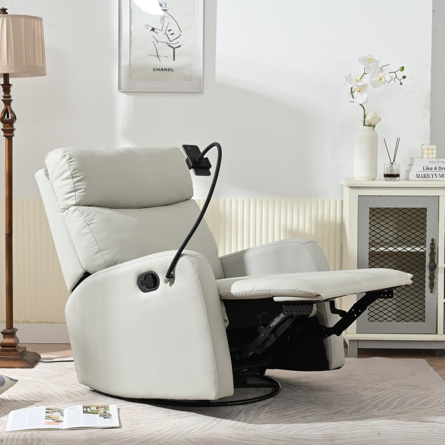 Fauteuil inclinable pivotant gris avec repose-pieds réglable et support de téléphone