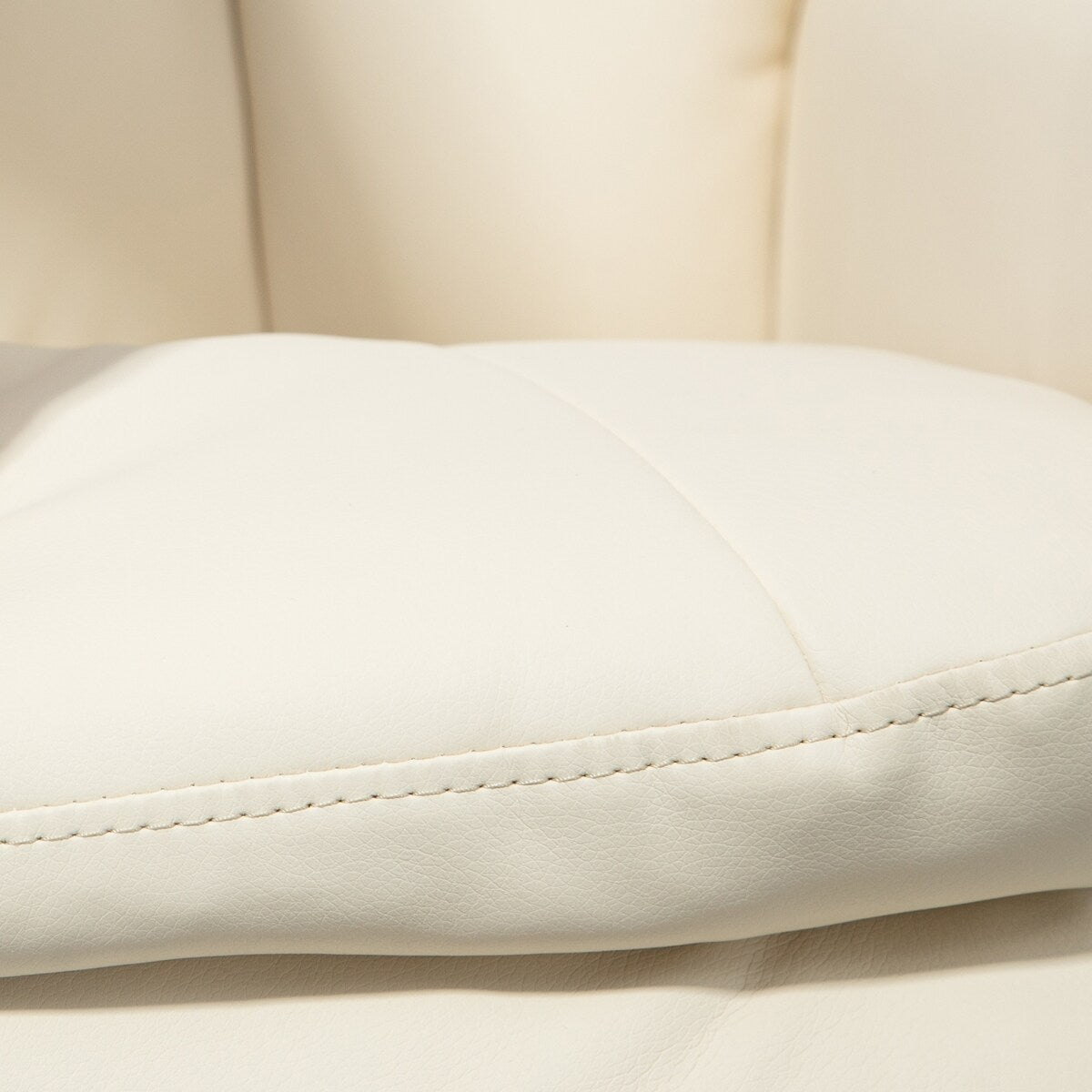 Fauteuil inclinable pivotant HOMCOM avec repose-pieds, similicuir et base enveloppée, blanc crème