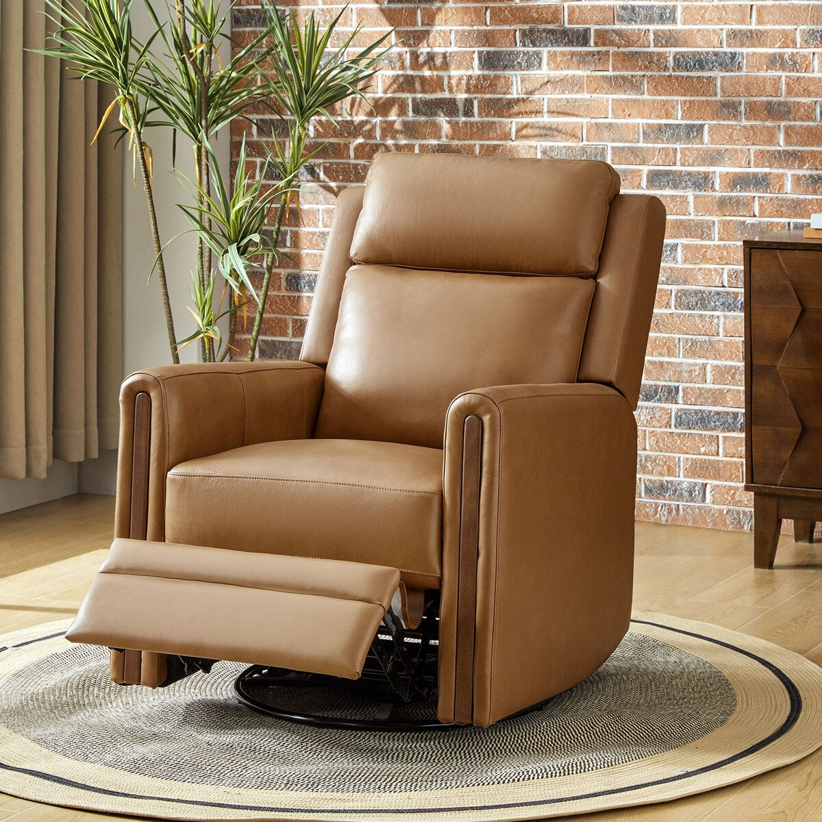 Fauteuil inclinable pivotant et basculant électrique moderne Jaime en cuir véritable avec appui-tête et repose-pieds réglables par HULALA HOME