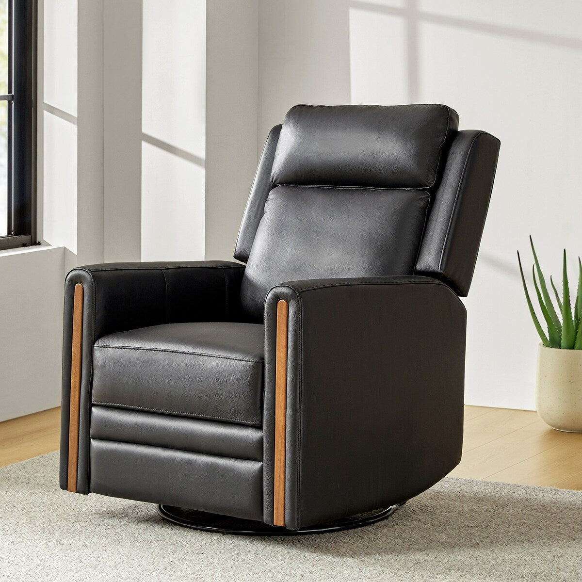 Fauteuil inclinable pivotant et basculant électrique moderne Jaime en cuir véritable avec appui-tête et repose-pieds réglables par HULALA HOME