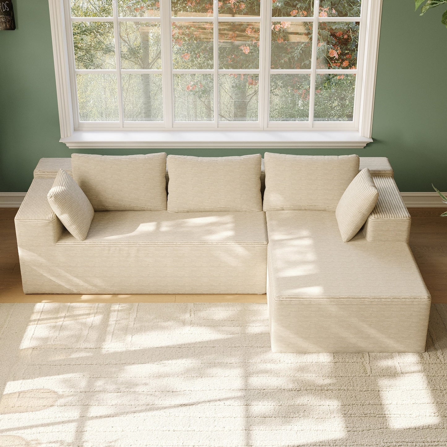 Canapé sectionnel luxueux et confortable de couleur crème