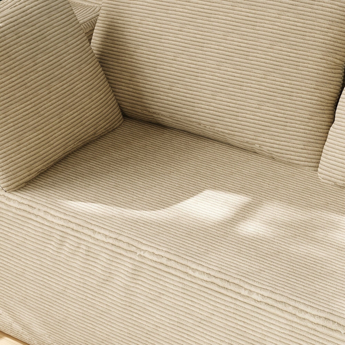 Canapé sectionnel luxueux et confortable de couleur crème