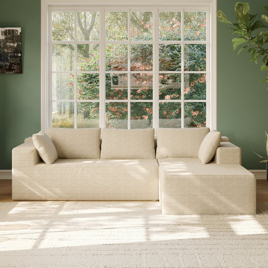 Canapé sectionnel luxueux et confortable de couleur crème