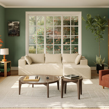 Canapé sectionnel luxueux et confortable de couleur crème