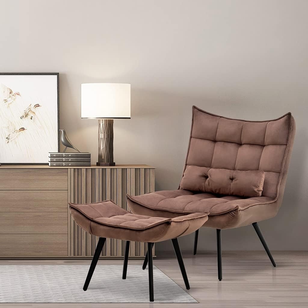 Fauteuil d'appoint Mcombo avec pouf, fauteuil à oreilles capitonné en velours, chaises rembourrées avec pieds en métal pour chambre à coucher et salon 4079