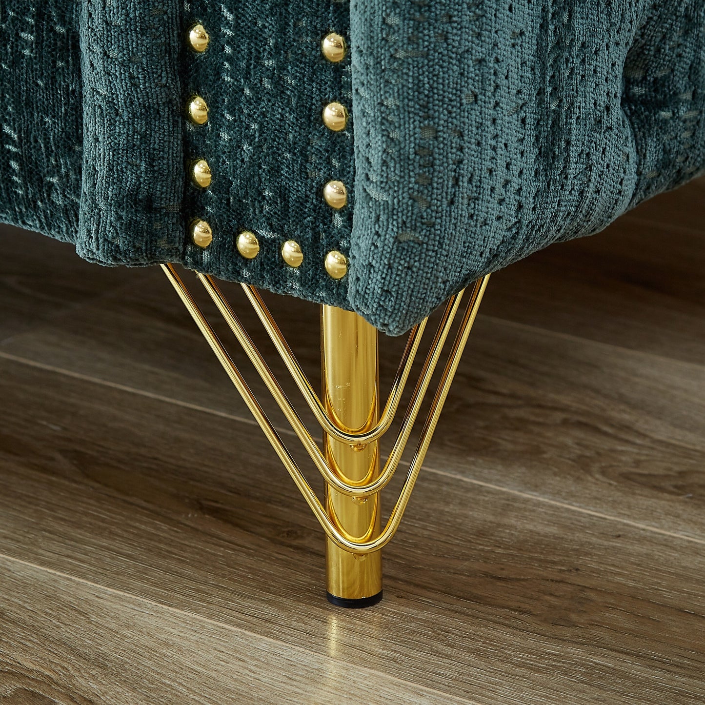 Canapé 3 places moderne capitonné en chenille avec 82 boutons, décoration clous cuivrés et pieds en métal