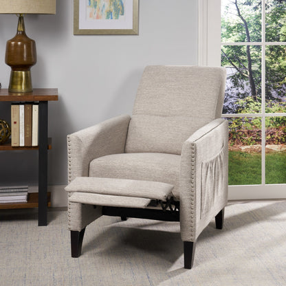 Fauteuil inclinable moderne en tissu avec repose-pieds, détails cloutés et pieds en bouleau