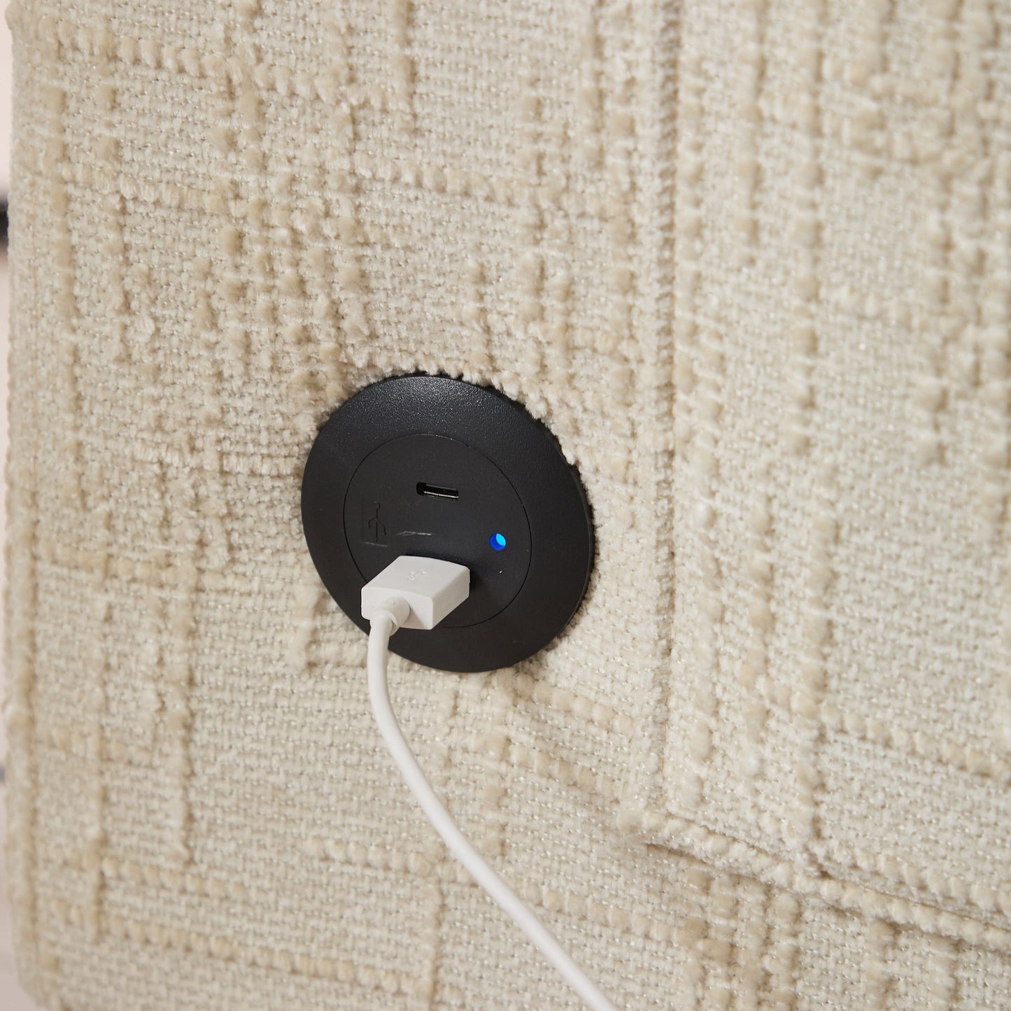 Canapé 2 places en chenille de style moderne avec pieds en bois, éclairage LED, port de chargement USB et sac de rangement, idéal pour le salon, la chambre à coucher, le bureau ou la salle d'étude.