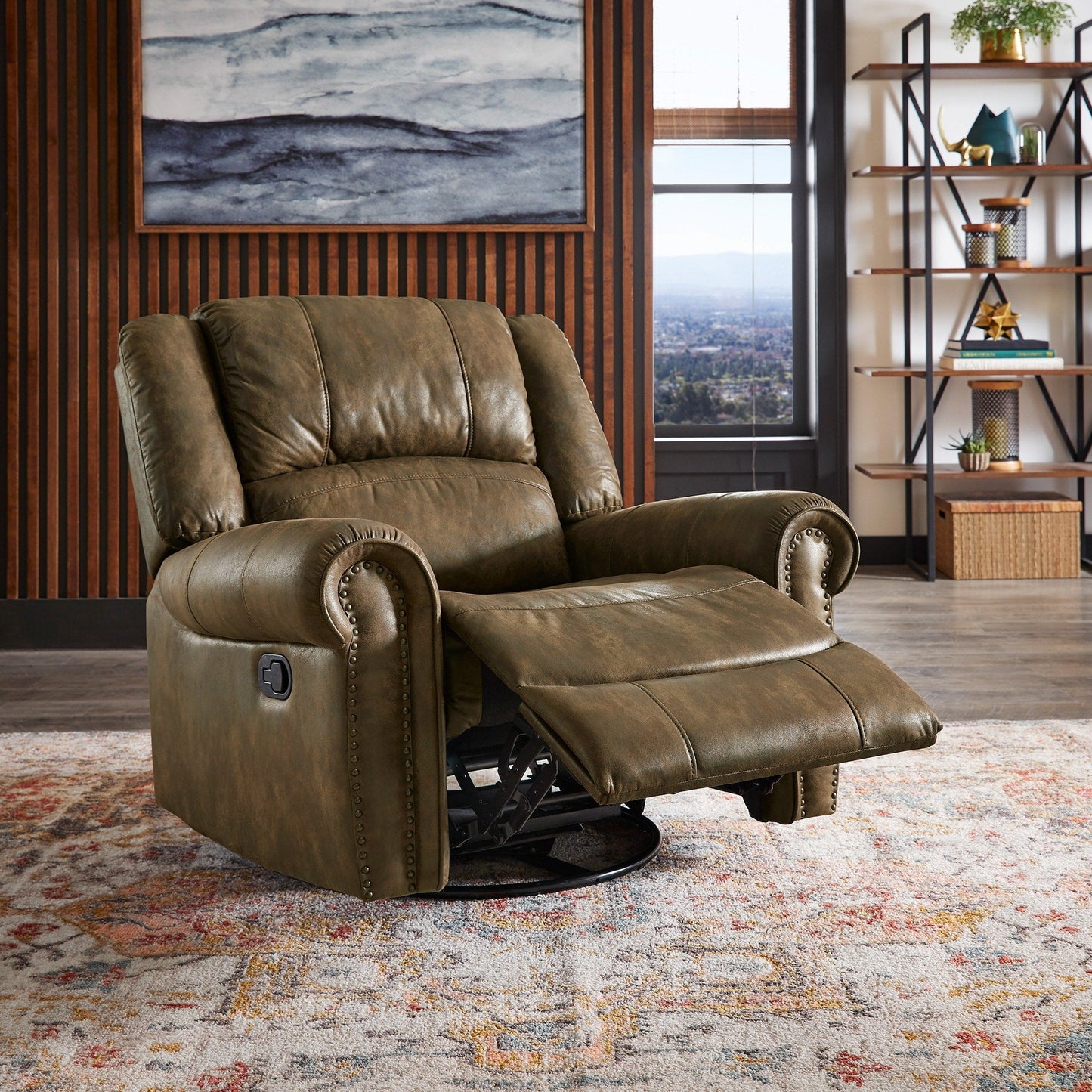 Fauteuil inclinable pivotant à clous Monroe en microfibre polie par iNSPIRE Q Classic