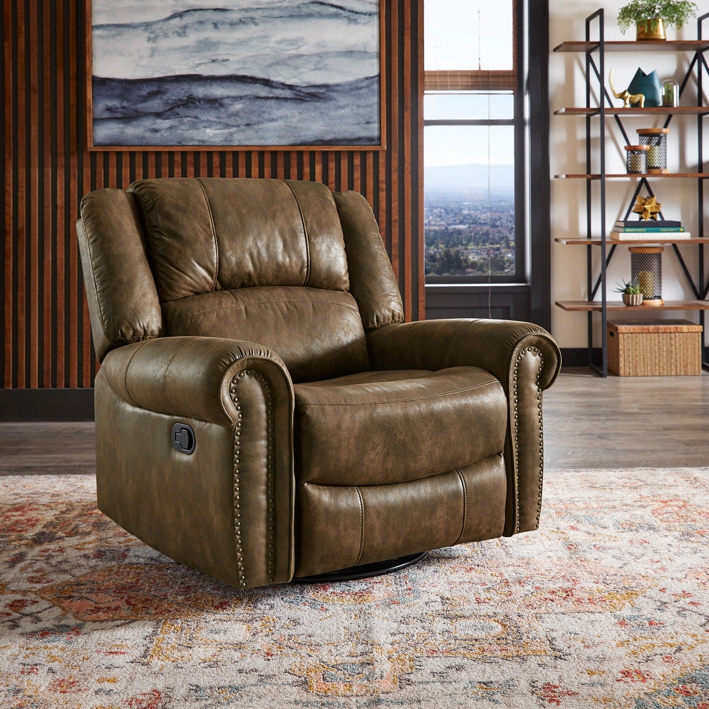 Fauteuil inclinable pivotant à clous Monroe en microfibre polie par iNSPIRE Q Classic