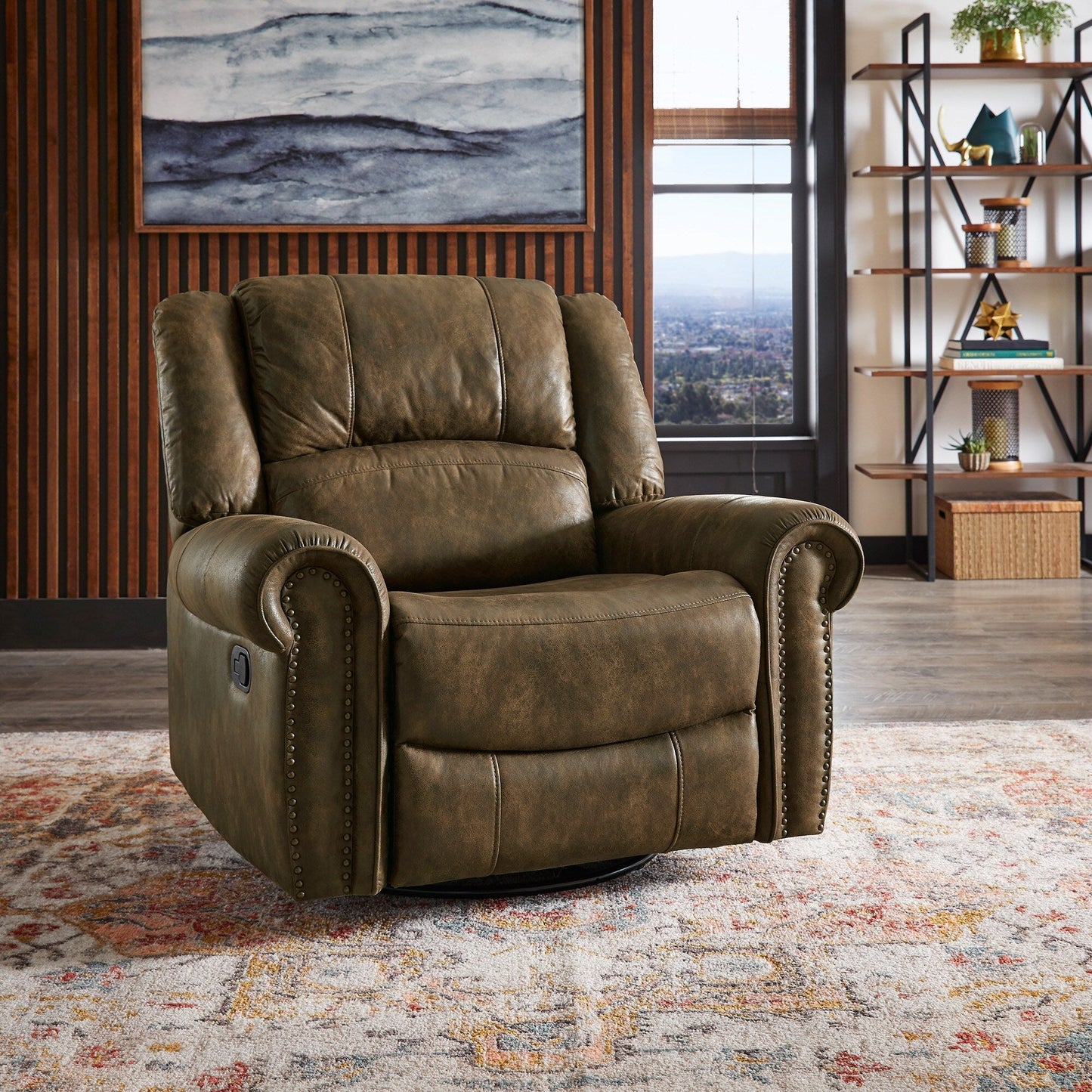 Fauteuil inclinable pivotant à clous Monroe en microfibre polie par iNSPIRE Q Classic