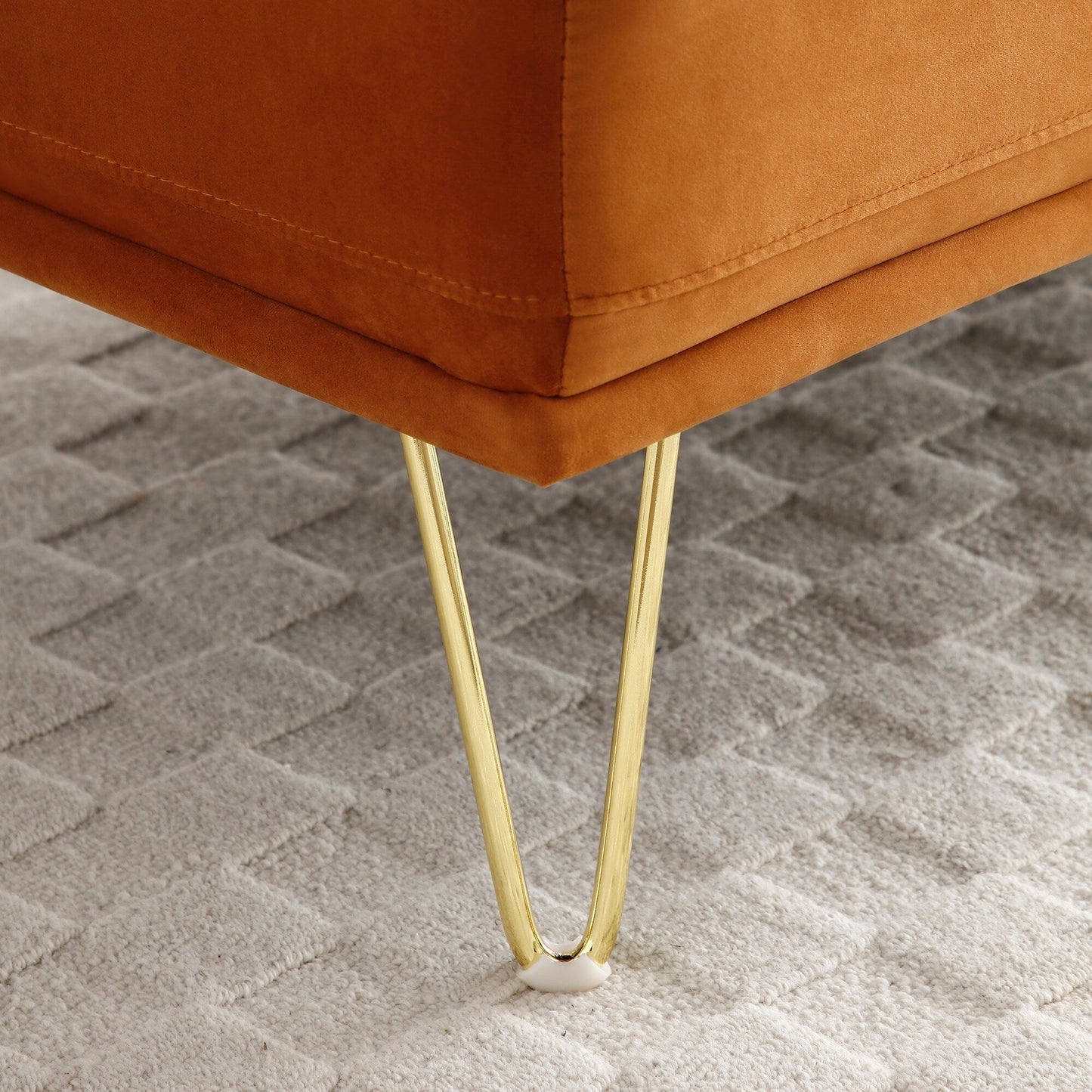 Banc de bout de lit rembourré Orange Modern 56.3 avec pieds en métal doré pour chambre à coucher