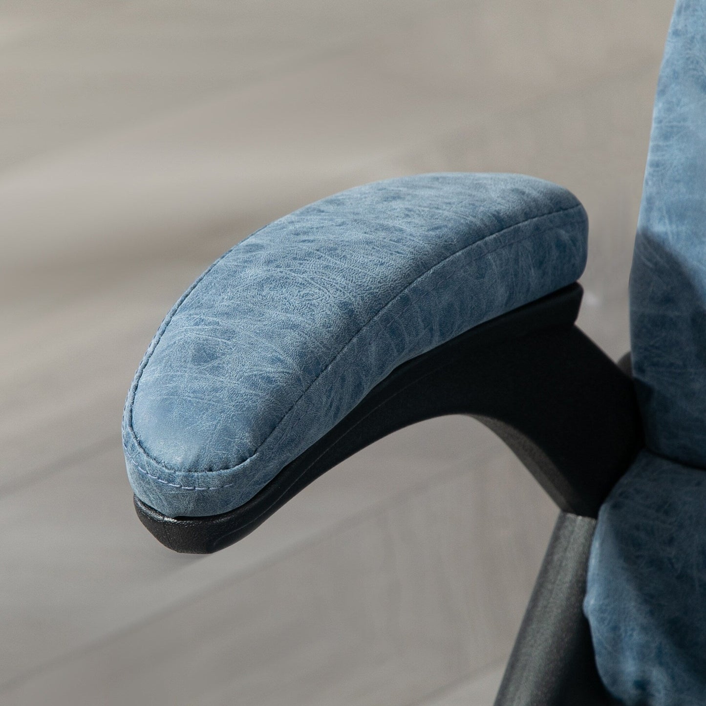 Fauteuil de bureau inclinable pivotant à 360° en cuir synthétique avec massage par vibrations, chauffage lombaire et hauteur réglable