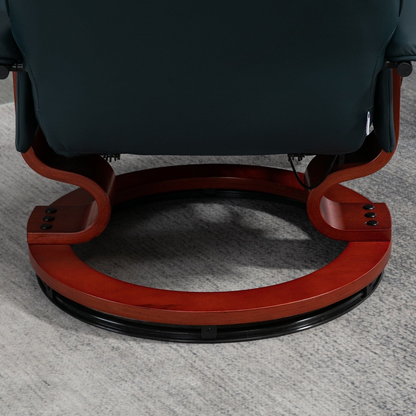 Fauteuil inclinable en cuir synthétique avec base pivotante en bois, inclinaison manuelle, accoudoirs rembourrés et repose-pieds