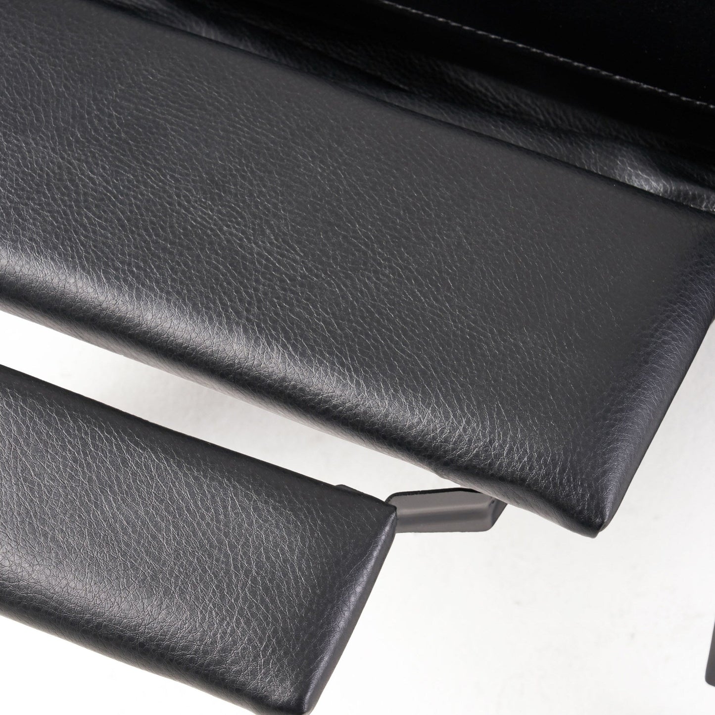 Fauteuil inclinable en polyuréthane avec inclinaison manuelle à 2 positions - Design capitonné contemporain, cadre en bois et rembourrage en mousse épaisse