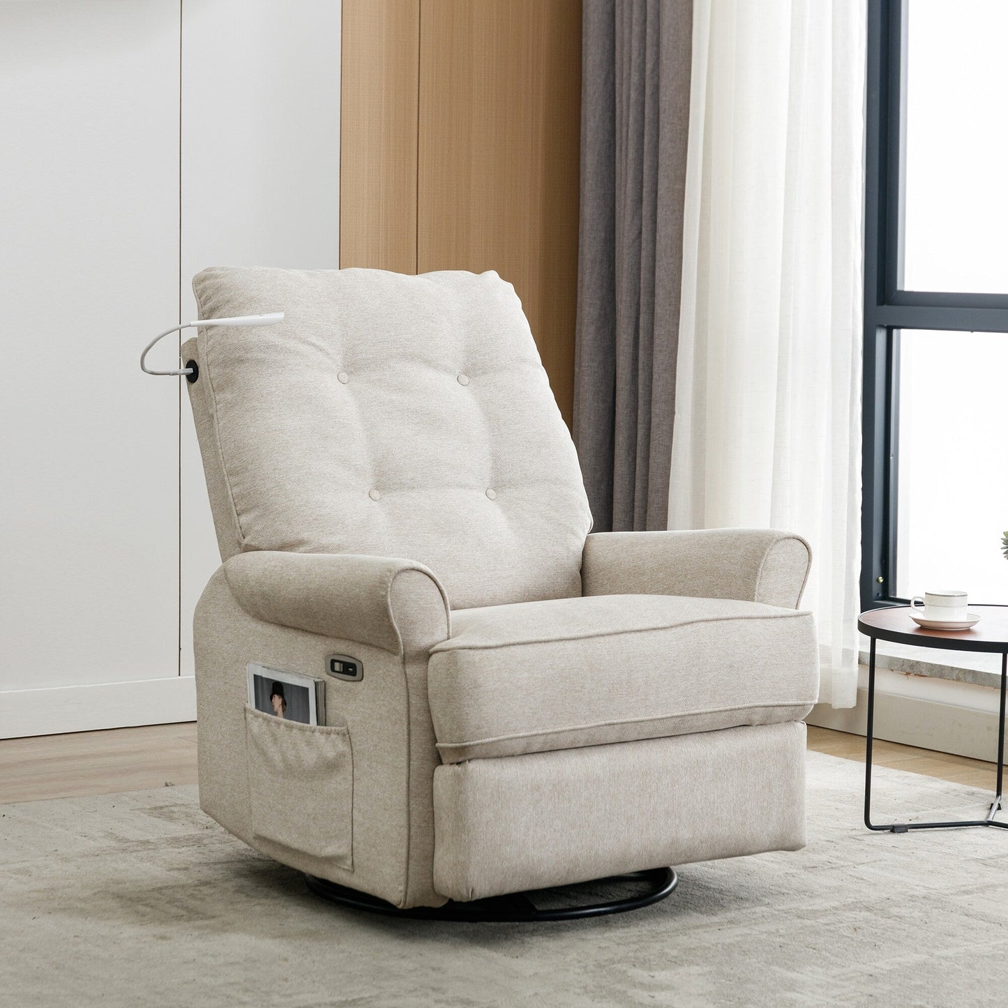 Fauteuil inclinable pivotant à 270° Roomfitters avec port de chargement USB, poche de rangement latérale et lampe tactile, couleur crème