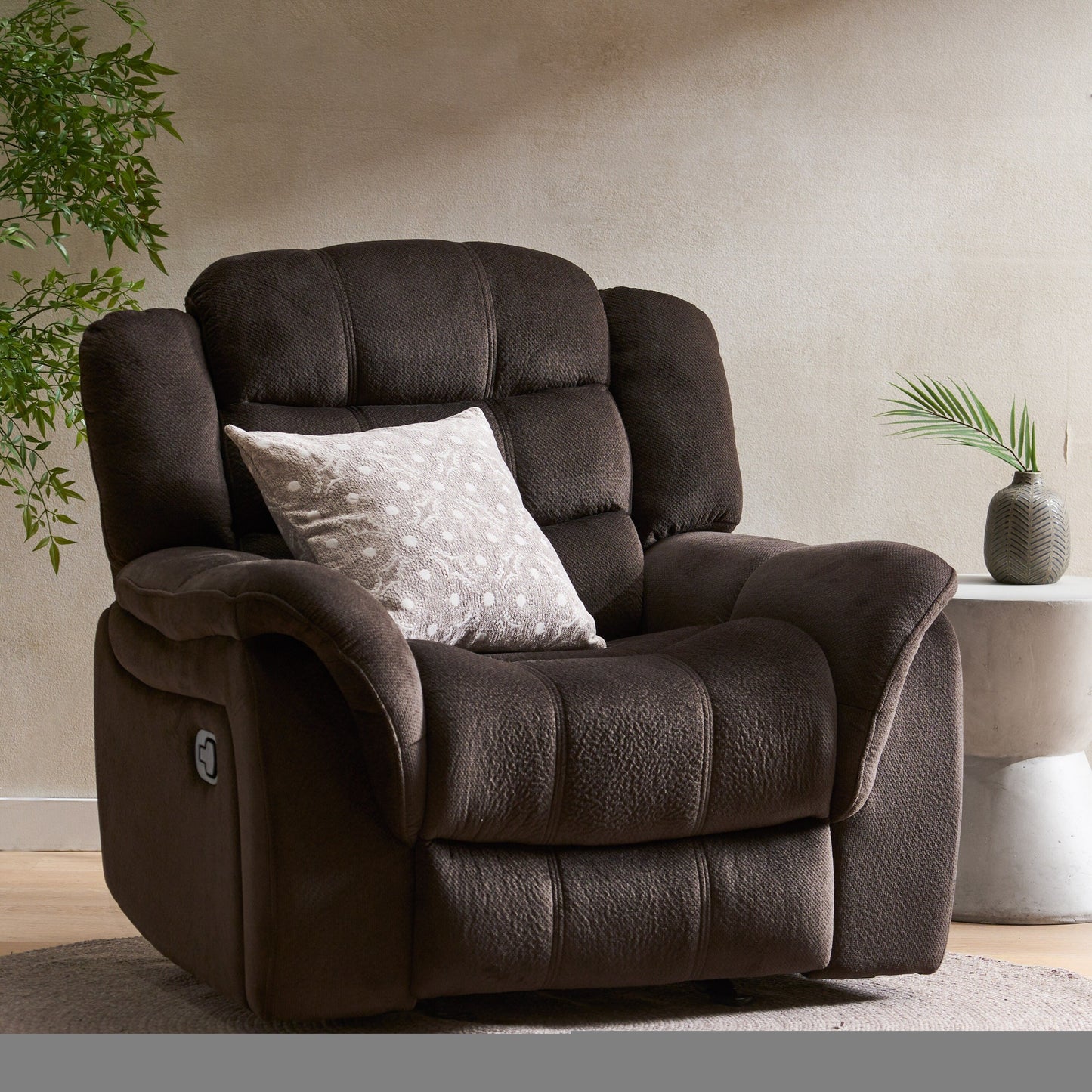 Fauteuil inclinable et planeur en tissu peluche marron, design classique de Roomfitters