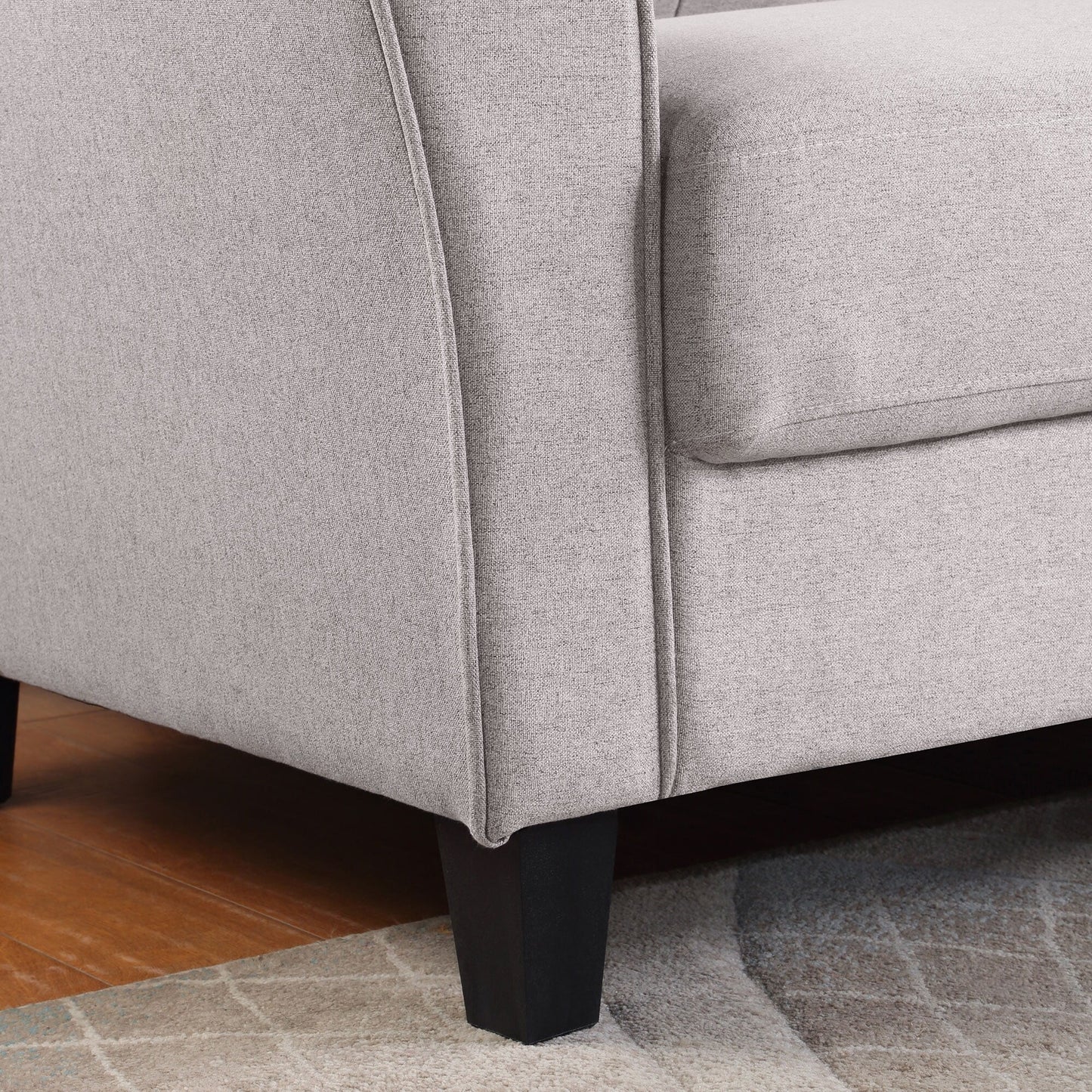 Canapé 2 places compact et élégant, en lin, idéal pour le salon ou le bureau.