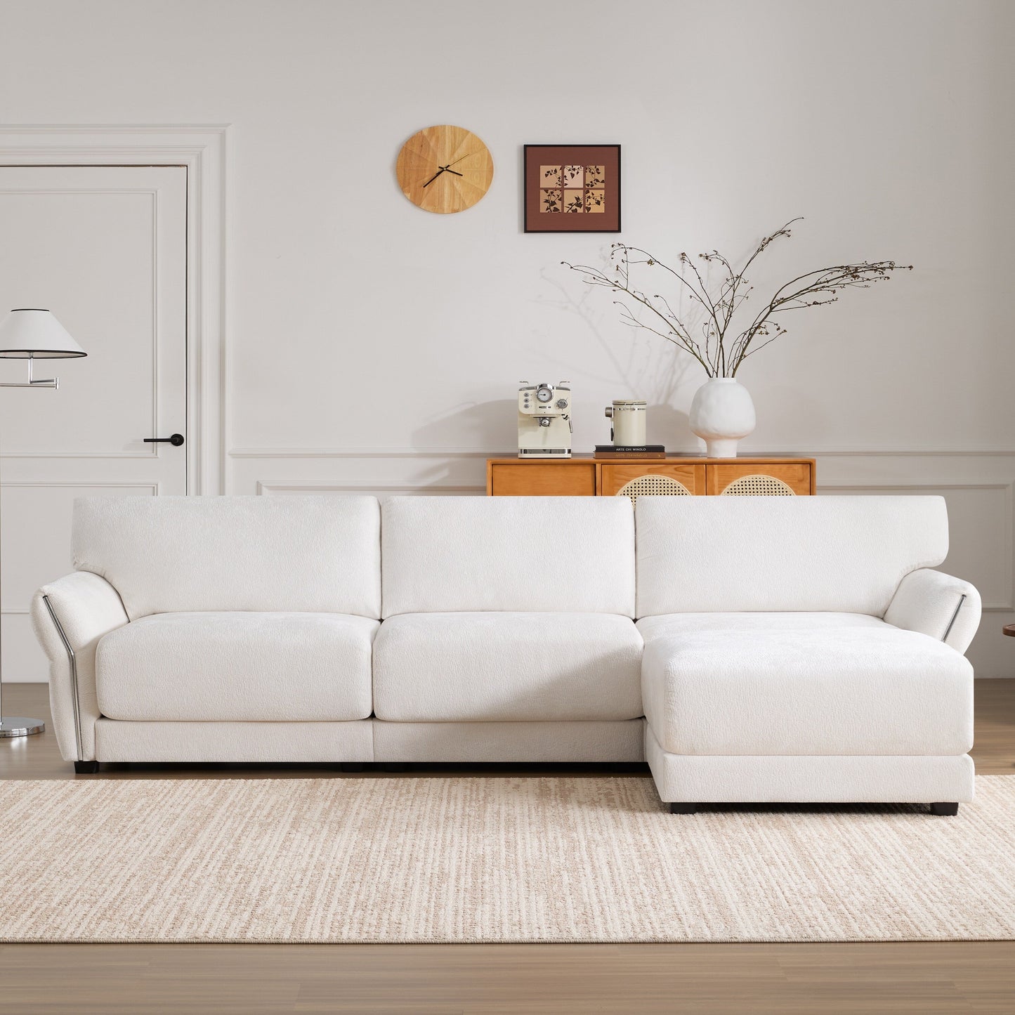 Canapé modulaire en L Roomfitters avec large assise en chenille, chargeur USB Type-C et pouf, accoudoirs en pétales, mousse haute