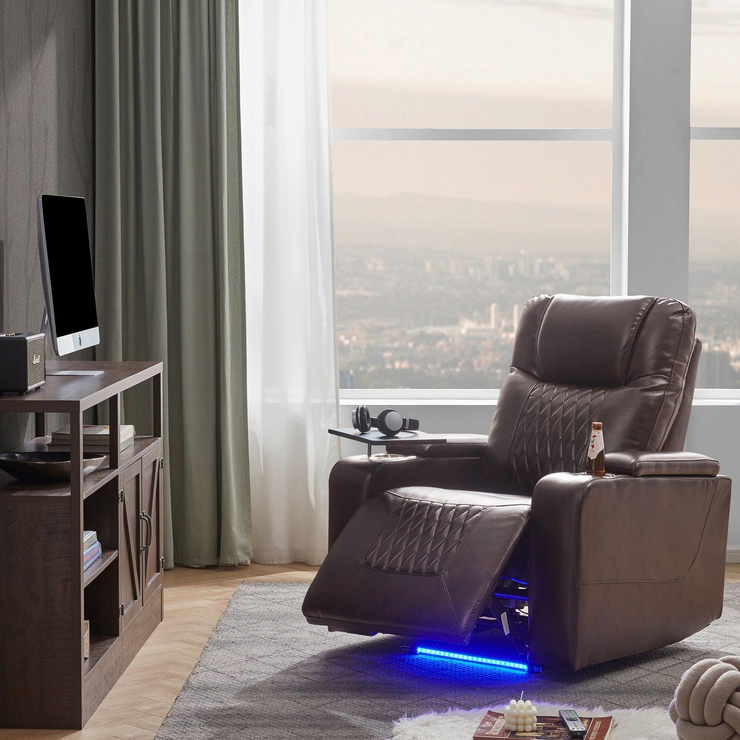 Fauteuil inclinable électrique Roomfitters avec ports de chargement USB, rangement dissimulé des accoudoirs, deux porte-gobelets et plateau pivotant à 360°