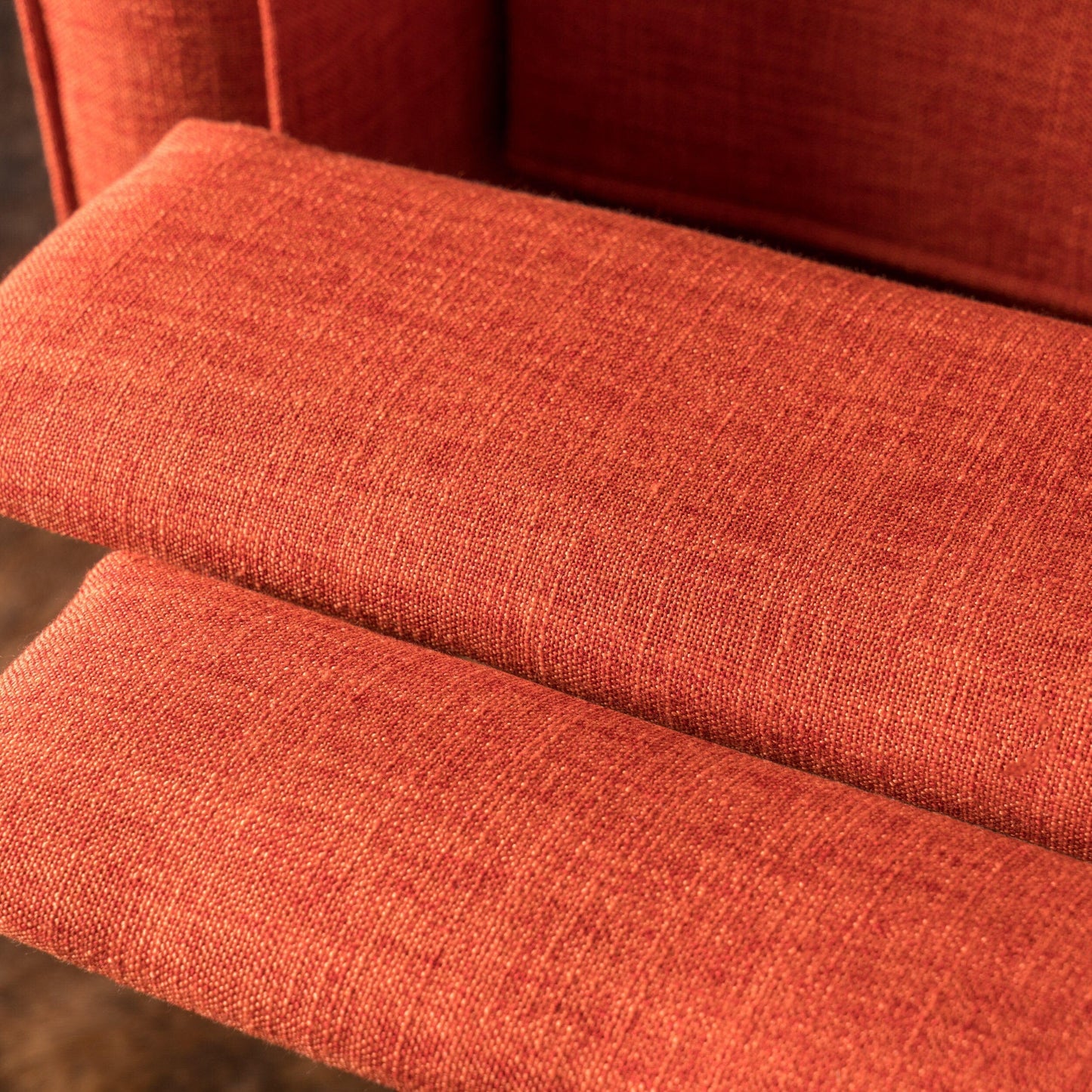 Fauteuil inclinable à dossier relevable Roomfitters avec capitonnage à boutons et pieds fuselés en bois, fauteuil d'appoint pour salon