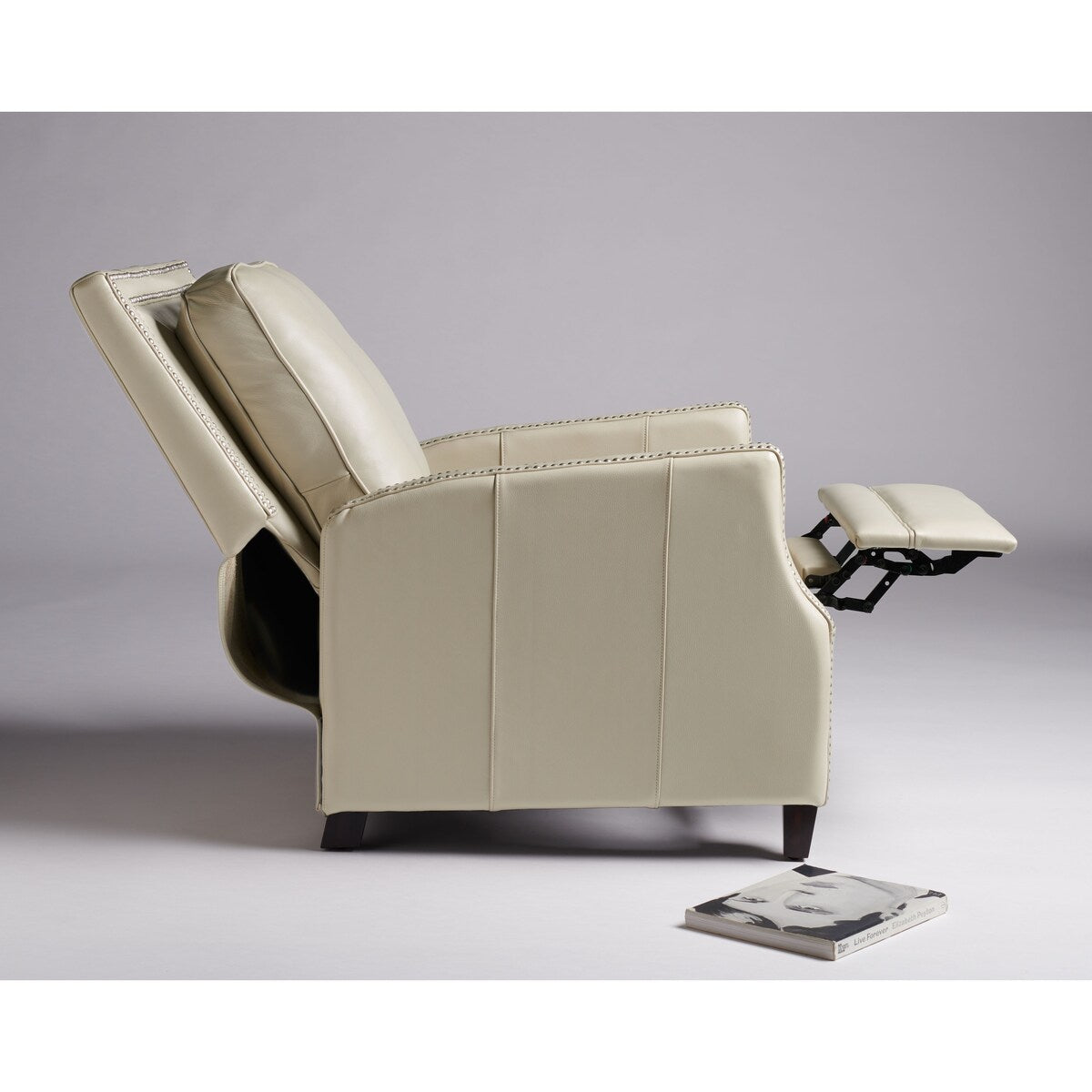 Fauteuil inclinable SAFAVIEH Couture Gwyn avec garniture cloutée