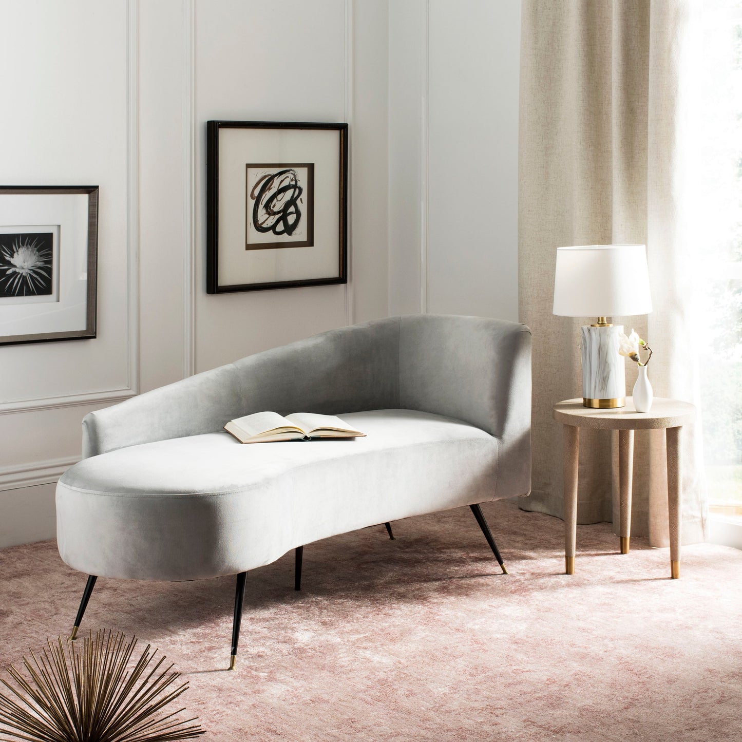 Canapé rétro glamour en velours noir/doré SAFAVIEH Helgrit - 57,5 ​​L x 27 P x 28 H - 58 L x 27 P x 28 H