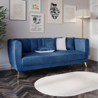 Canapé 3 places en velours Scarlett avec accoudoirs évasés et 4 coussins décoratifs