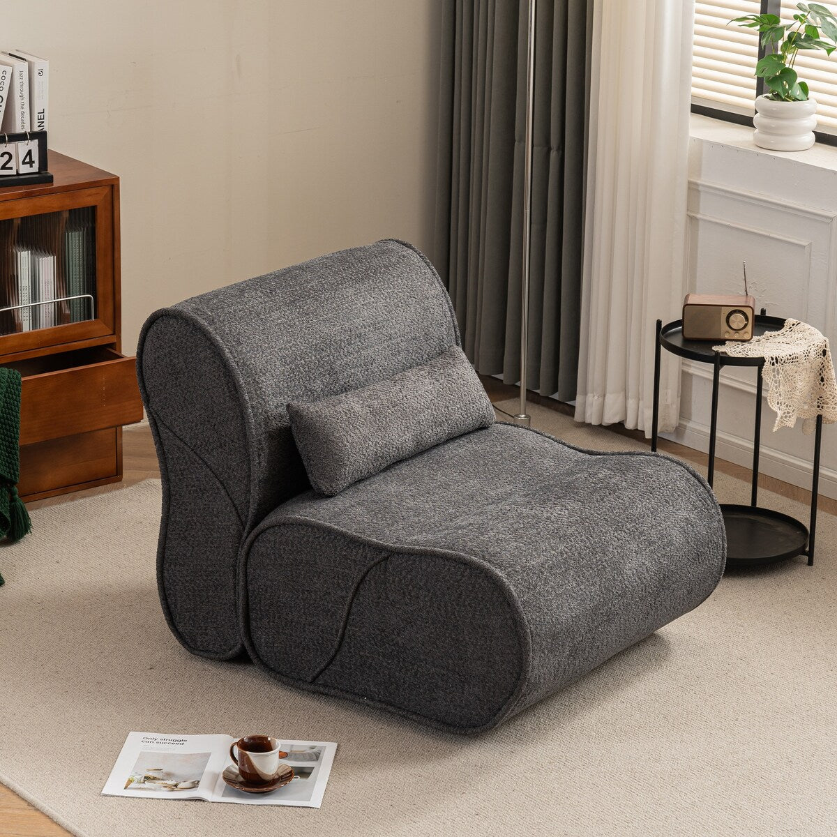 Fauteuil inclinable en velours moelleux, confortable et rembourré, idéal pour le salon, la chambre ou le bureau.