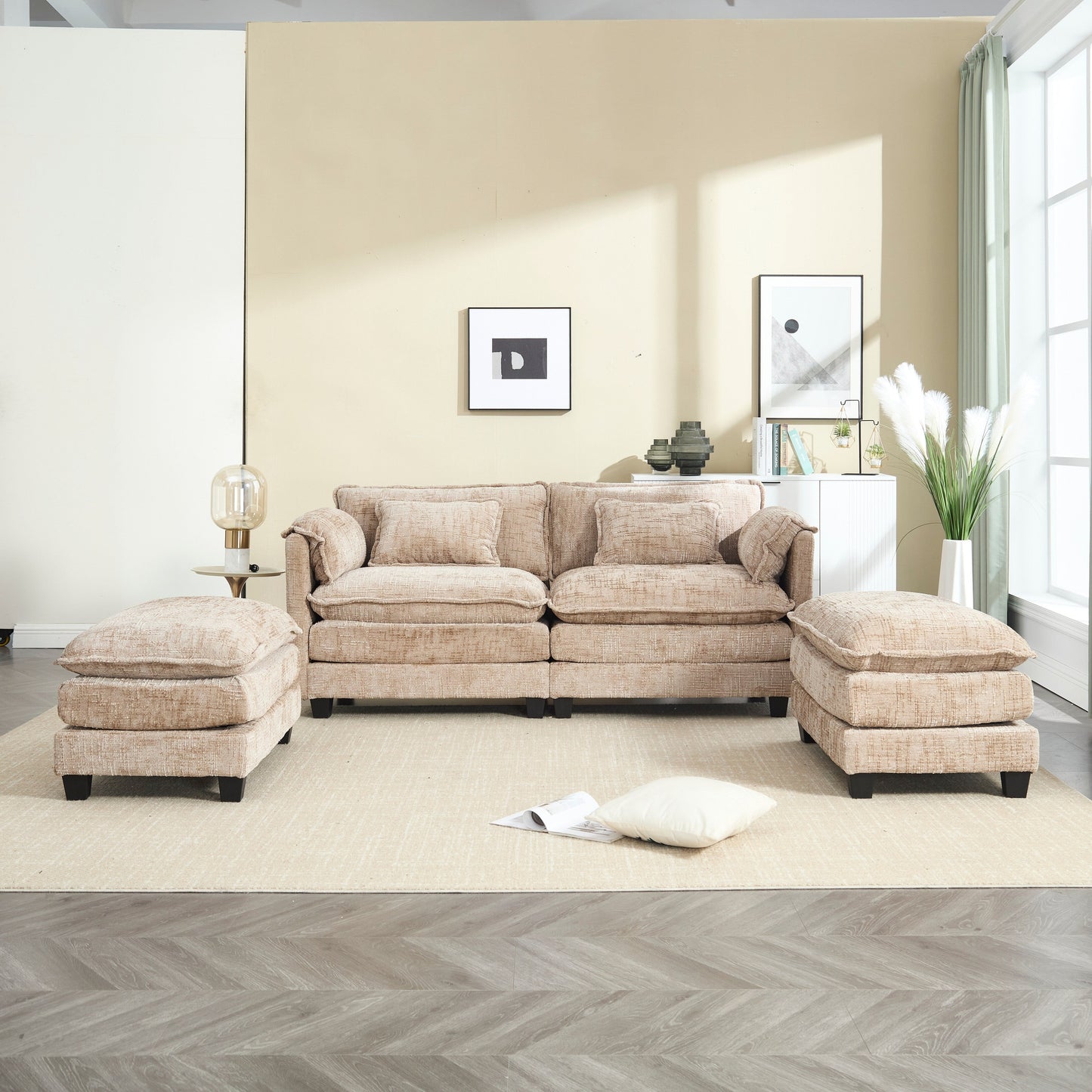 Construction solide, la structure globale du canapé est stable, deux repose-pieds et un canapé deux places avec poches latérales