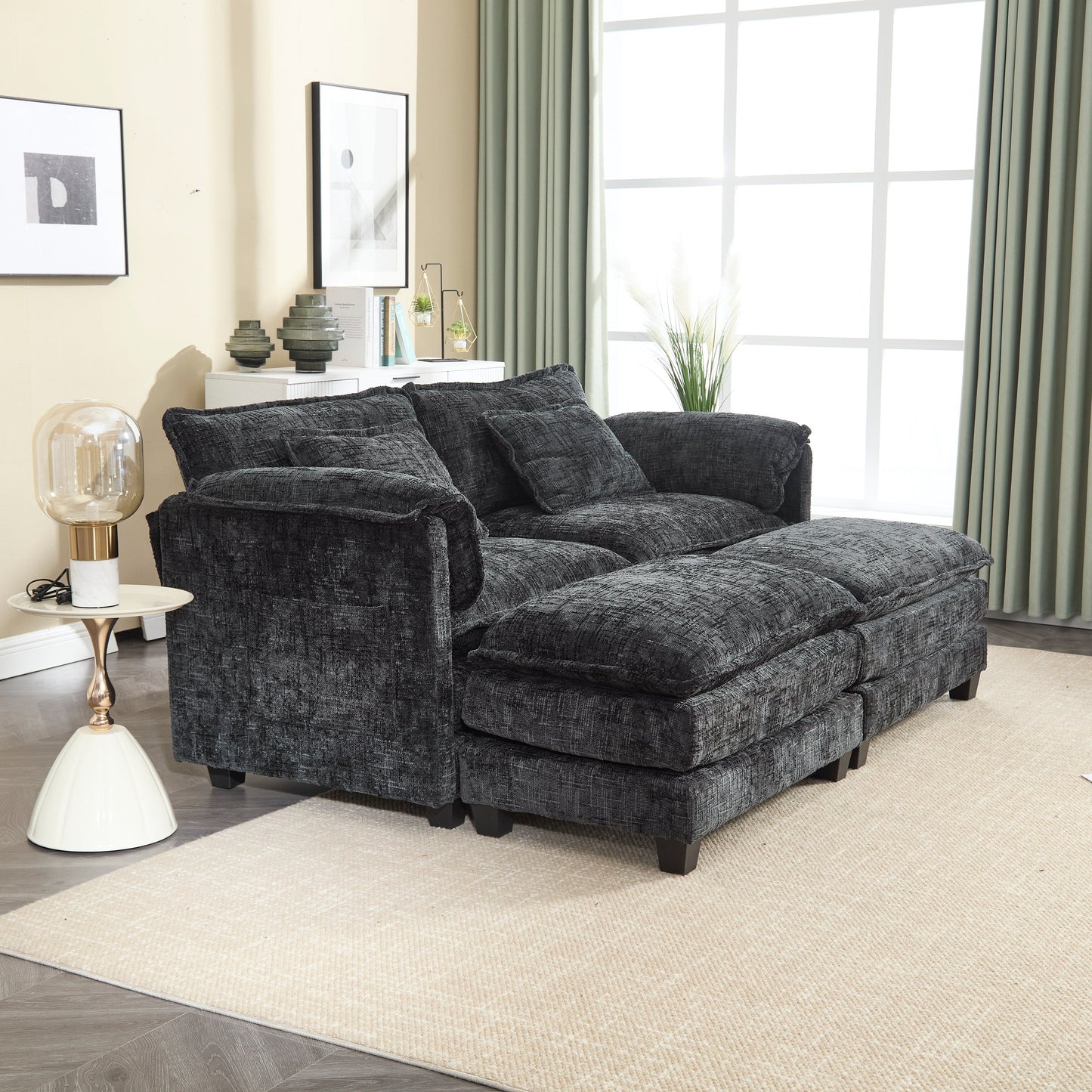 Construction solide, la structure globale du canapé est stable, deux repose-pieds et un canapé deux places avec poches latérales