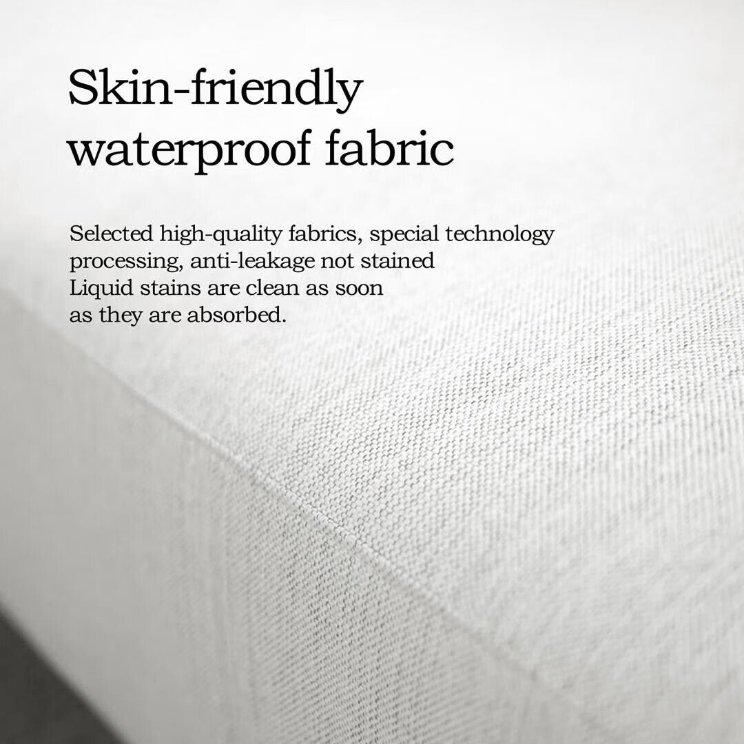 Canapé droit en tissu beige avec accoudoirs carrés