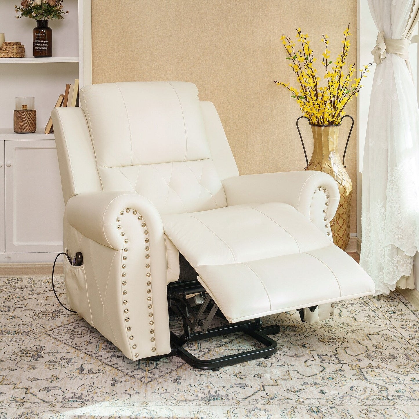 Fauteuil inclinable électrique clouté en cuir Air Premium avec repose-pieds et télécommande
