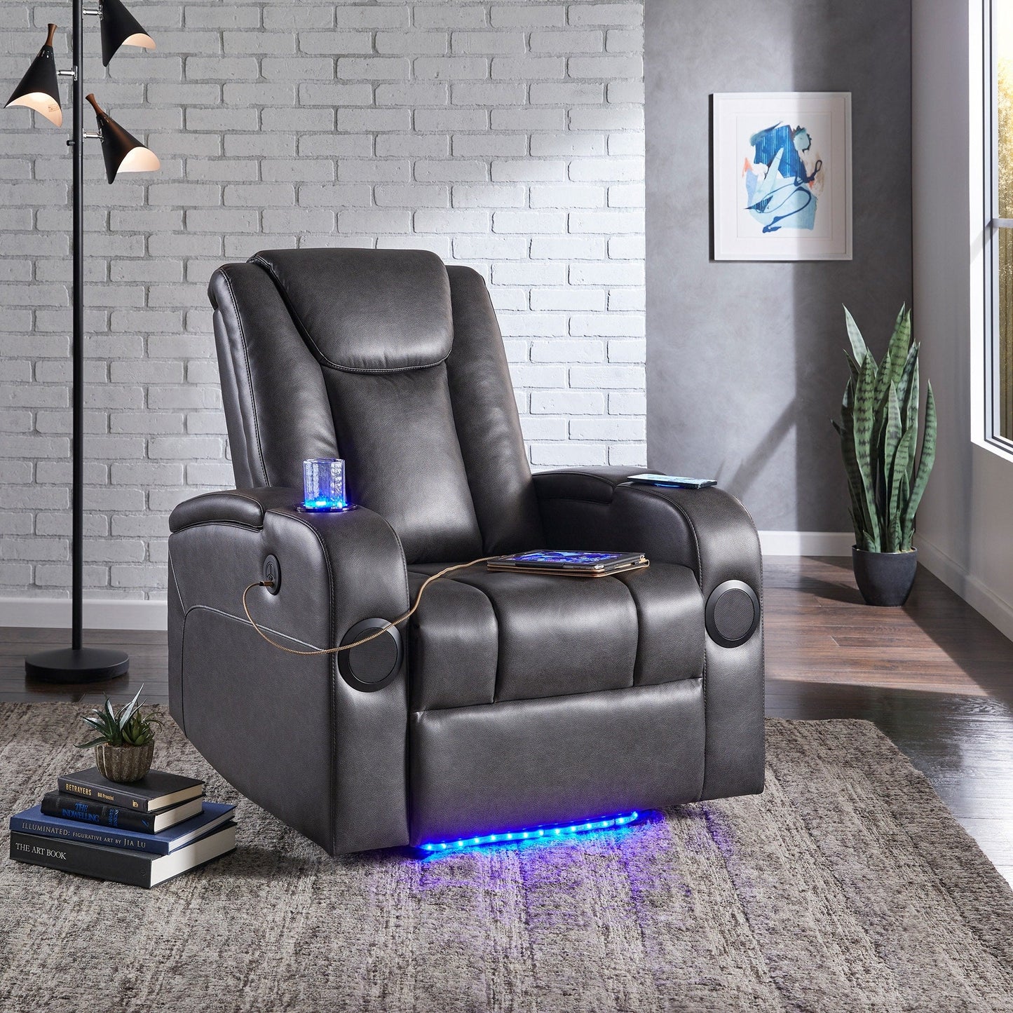 Fauteuil inclinable électrique à LED en cuir vegan gris Terlingua avec haut-parleur, rangement, port USB et chargeur sans fil par iNSPIRE Q Classic