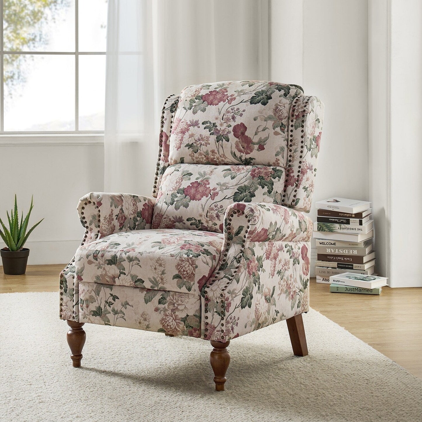 Fauteuil inclinable manuel classique Terri avec accoudoirs coupés et clous pour salon par HULALA HOME