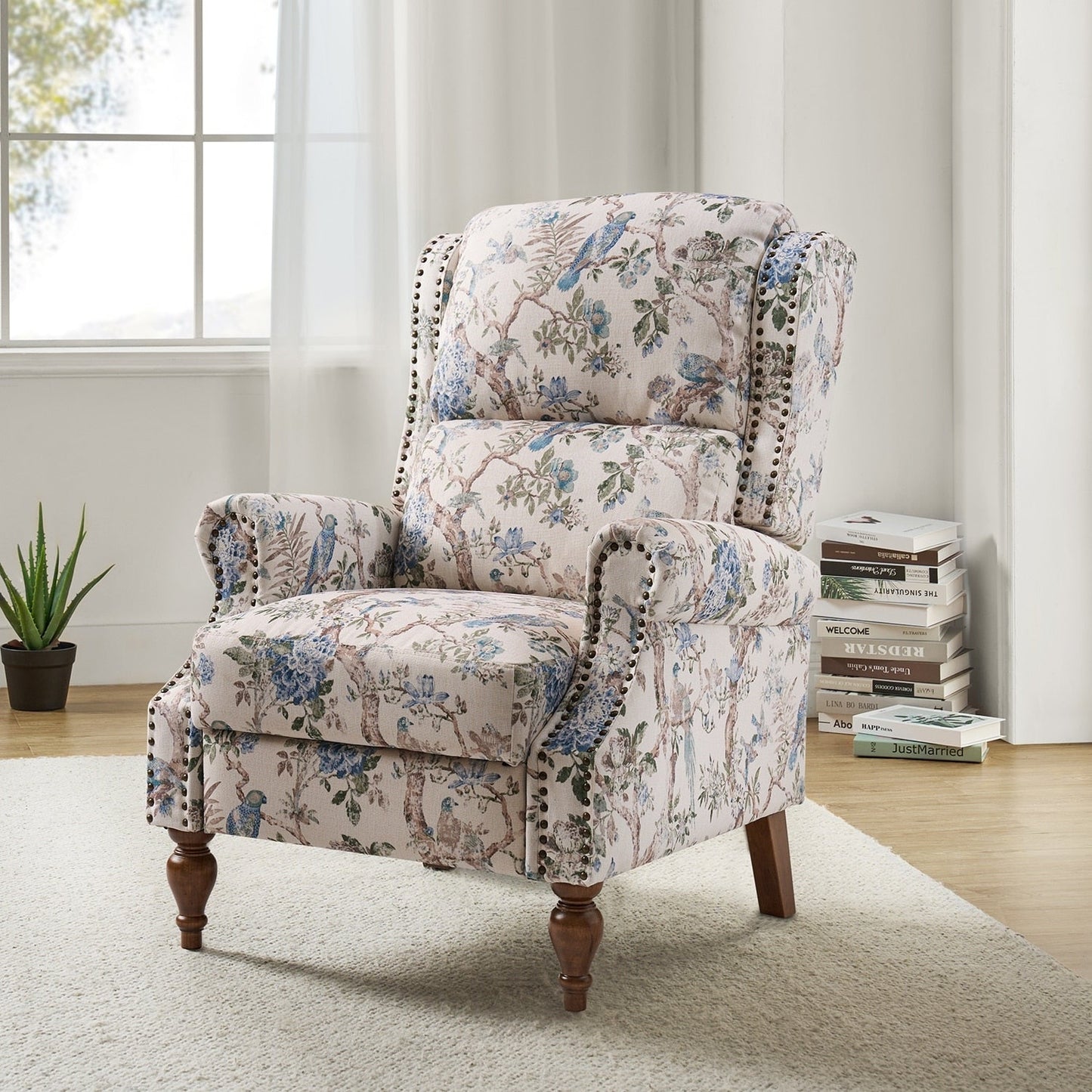 Fauteuil inclinable manuel classique Terri avec accoudoirs coupés et clous pour salon par HULALA HOME