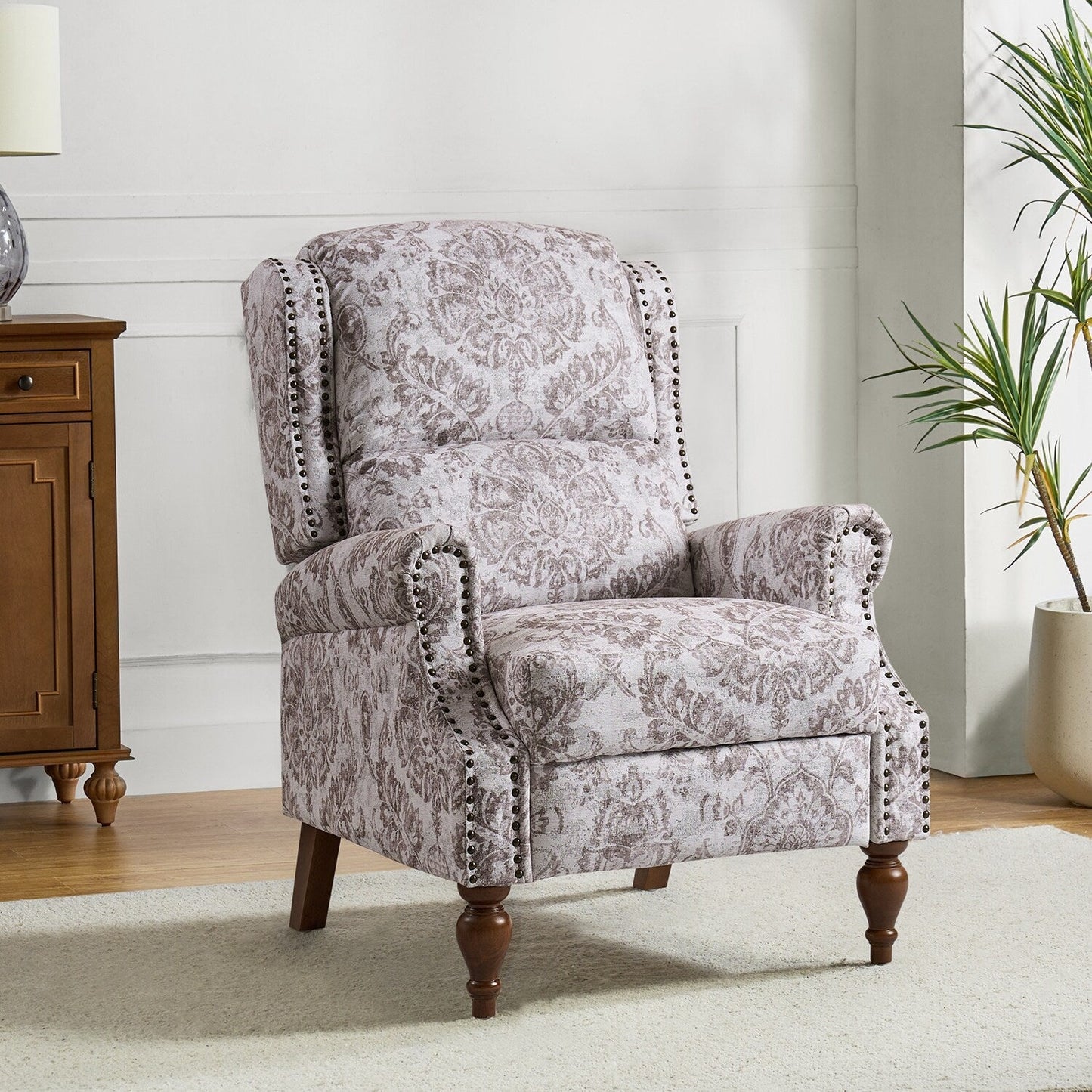 Fauteuil inclinable manuel classique Terri avec accoudoirs coupés et clous pour salon par HULALA HOME