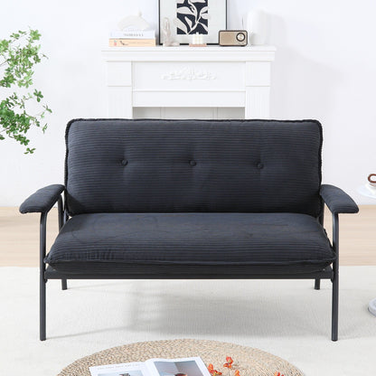 Le canapé de 53 pouces offre un aménagement spacieux dans le petit appartement