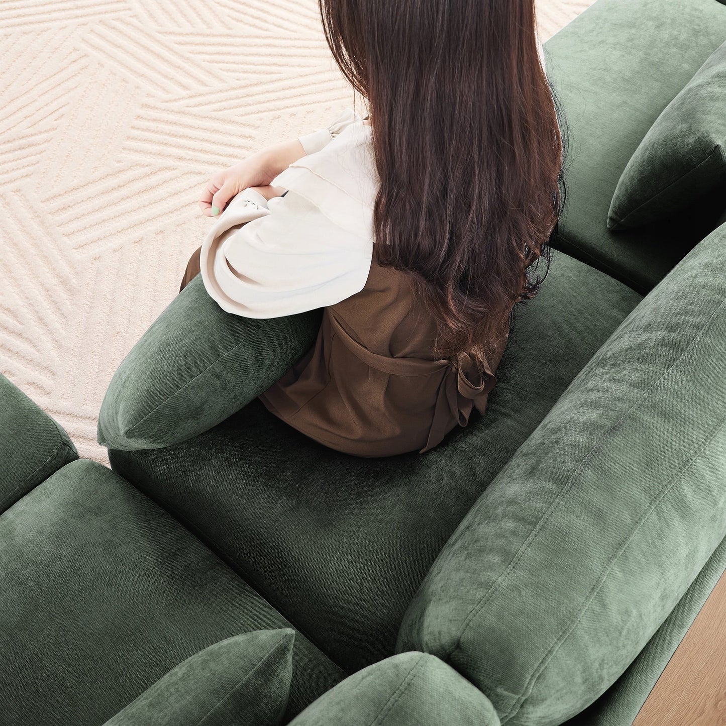 Canapé trois places avec 2 poufs amovibles