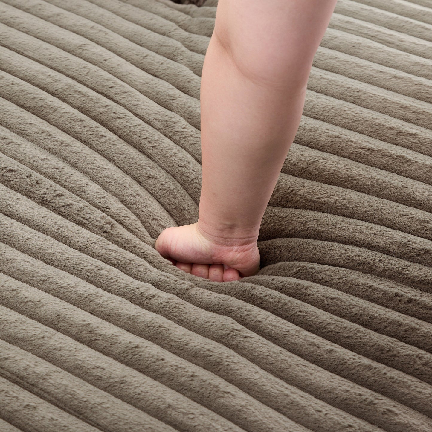 Fauteuils de salon rembourrés en peluche UIXE avec accoudoir droit et coussin lombaire