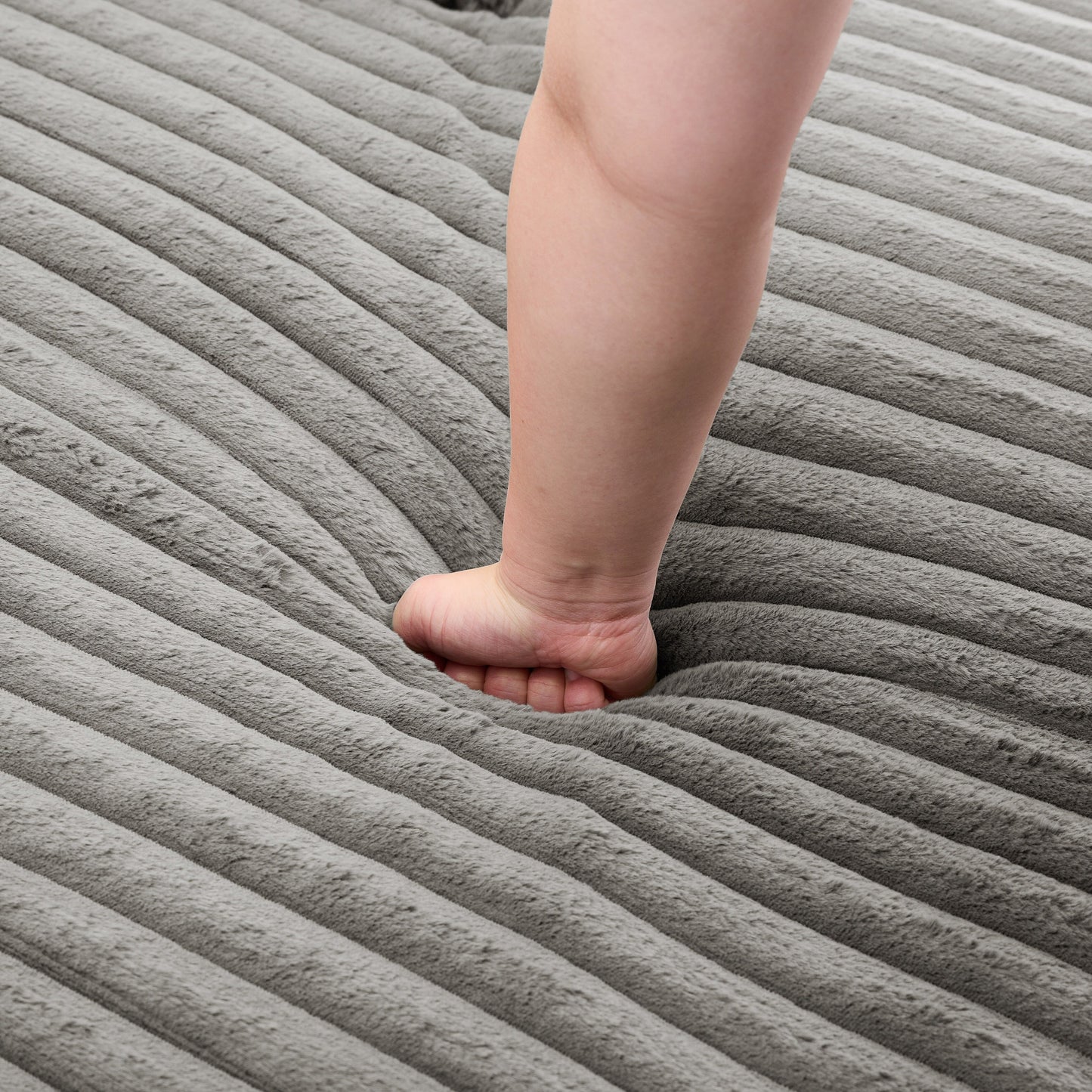 Fauteuils de salon rembourrés en peluche UIXE avec accoudoir droit et coussin lombaire