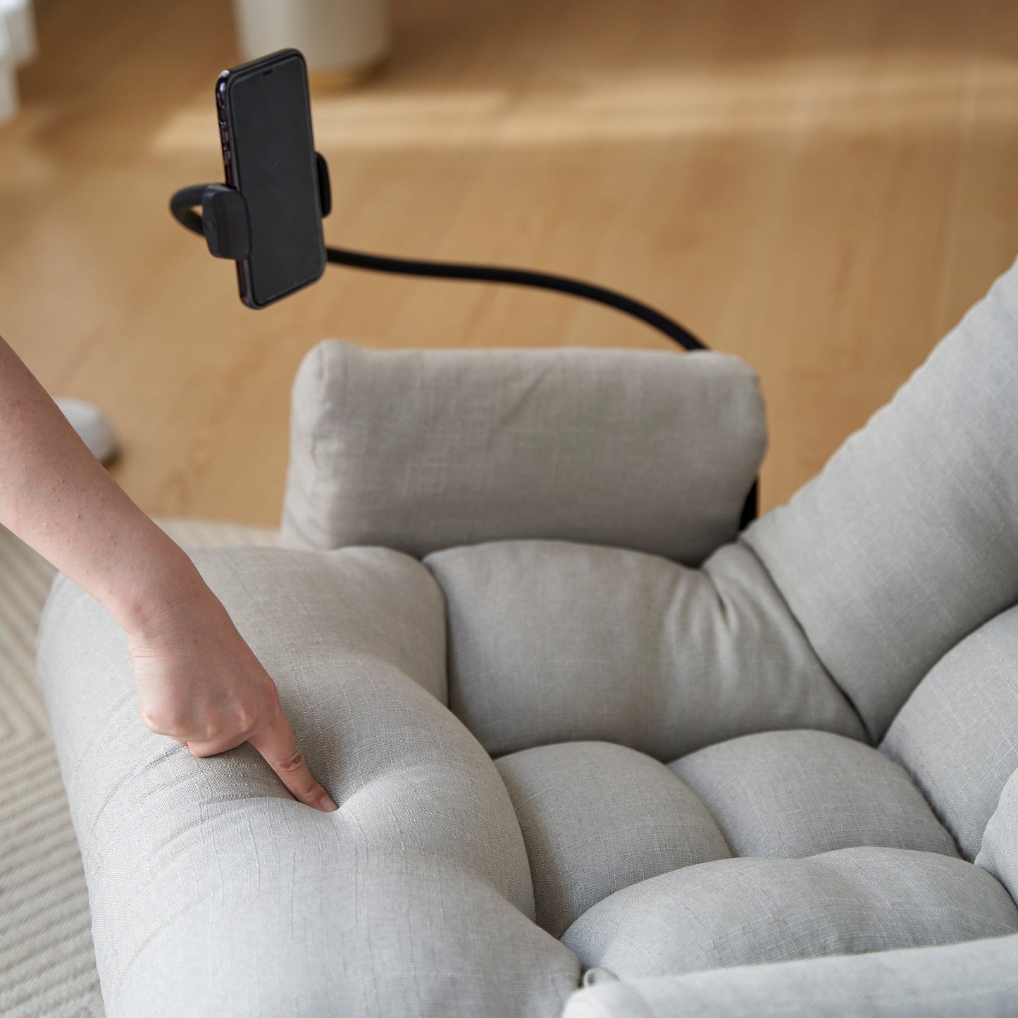 Fauteuil inclinable manuel pivotant à 360° rembourré avec support pour téléphone portable, appui-tête et dossier réglables