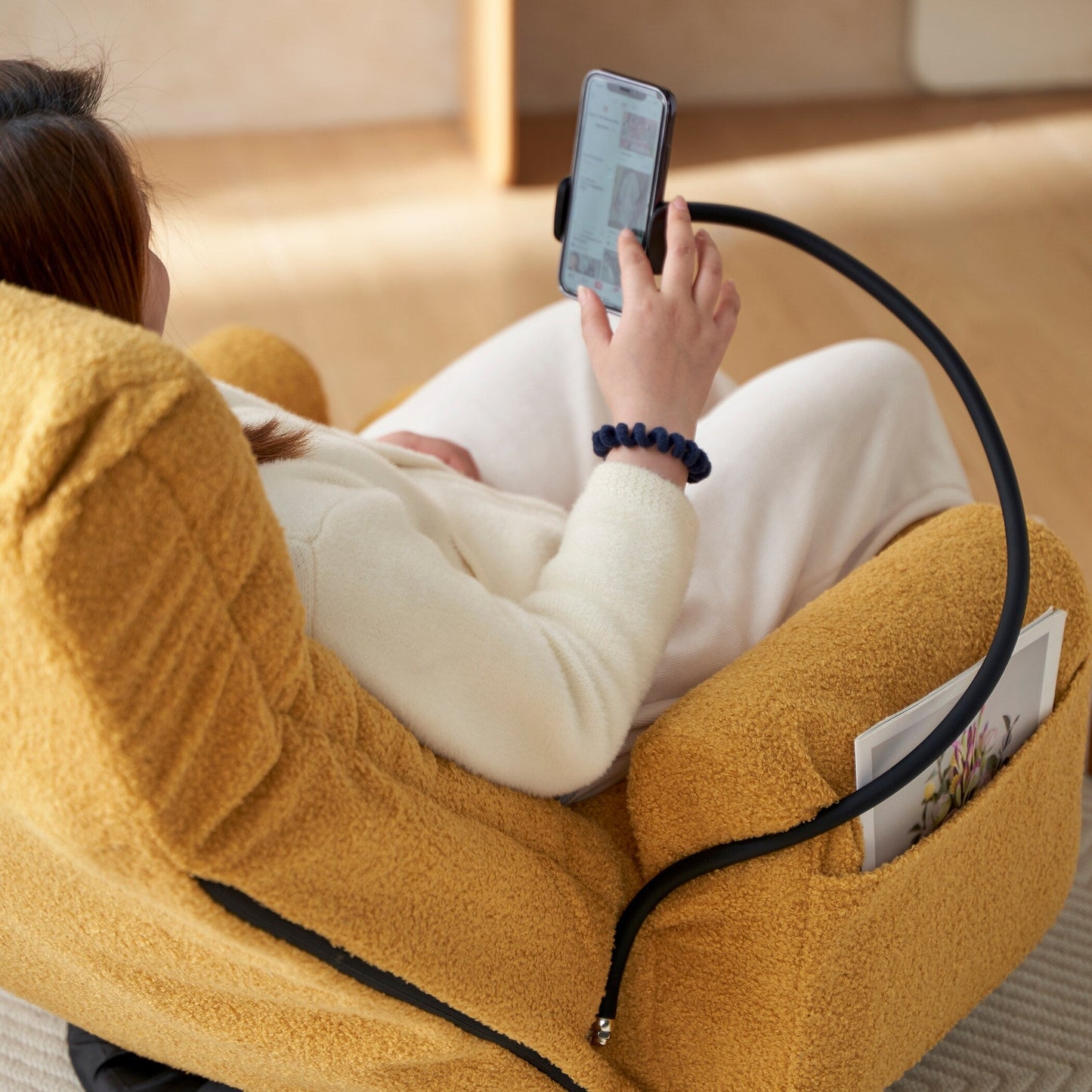 Fauteuil inclinable manuel pivotant à 360° rembourré avec support pour téléphone portable, appui-tête et dossier réglables