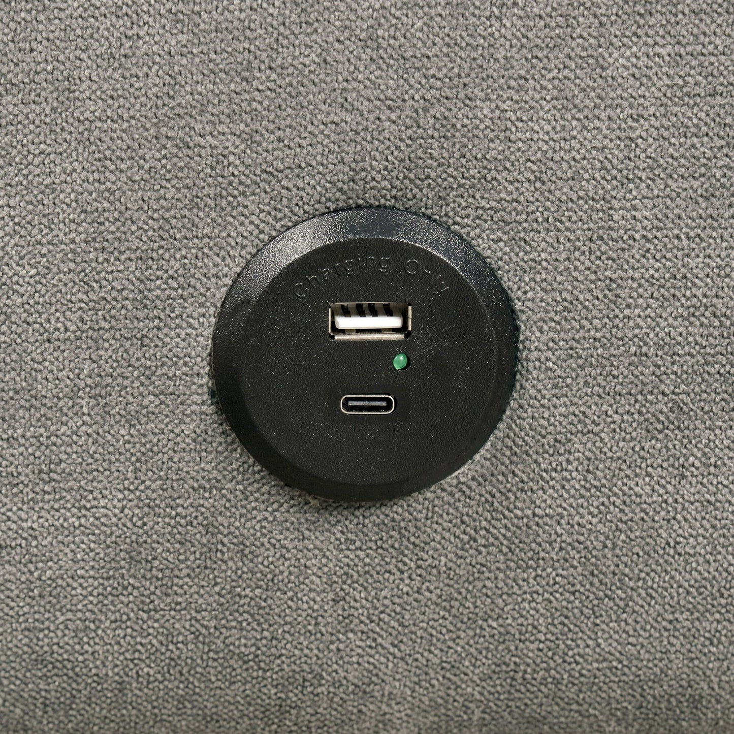 Canapé futon rembourré avec dossier cannelé