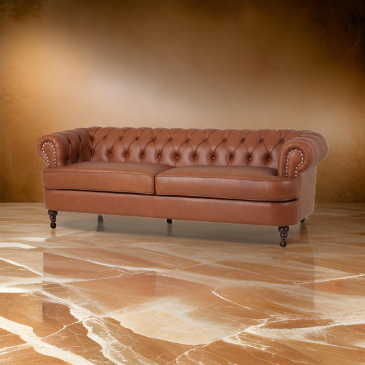 Canapé 3 places Vian 95 pouces, similicuir marron cognac capitonné, garniture cloutée